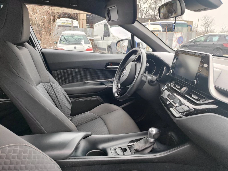 Toyota C-HR, снимка 8 - Автомобили и джипове - 53361521