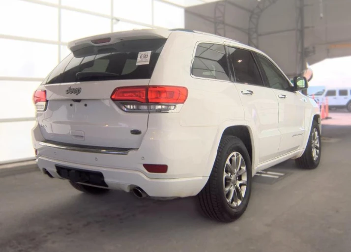 Jeep Grand cherokee Overland* 8ZF* МНОГО ЗАПАЗЕНА* ФИКСИРАНА ЦЕНА* , снимка 4 - Автомобили и джипове - 55790192