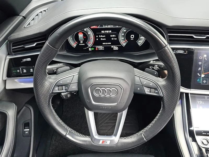 Audi Q8 3.0 DCB Automatic, снимка 12 - Автомобили и джипове - 55800808