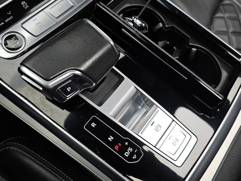 Audi Q8 3.0 DCB Automatic, снимка 9 - Автомобили и джипове - 55800808