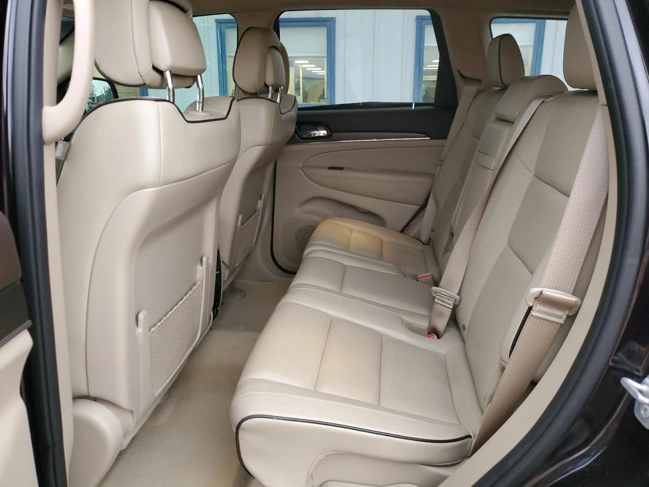 Jeep Grand cherokee OVERLAND Въздух* Пано* Дистроник* Обдух* M.Toчка*  - изображение 10
