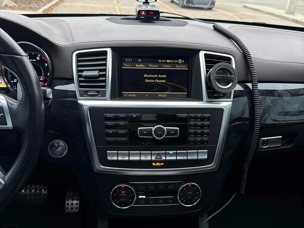 Mercedes-Benz ML 63 AMG * CARFAX * БЕЗ ПЪРВОНАЧАЛНА ВНОСКА - изображение 9