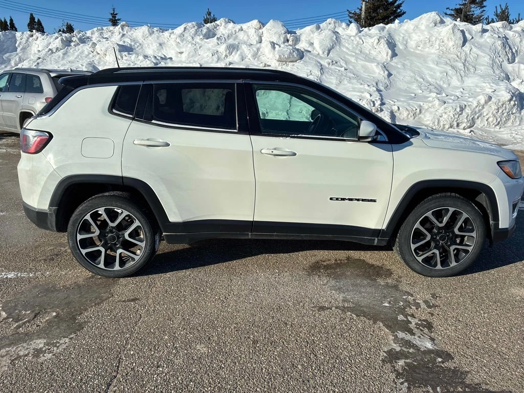 Jeep Compass * Limited * CARFAX * ПОДГРЕВИ * ЗАДНА КАМЕРА - изображение 3