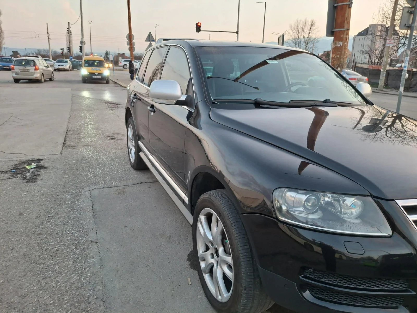 VW Touareg, снимка 3 - Автомобили и джипове - 53740056