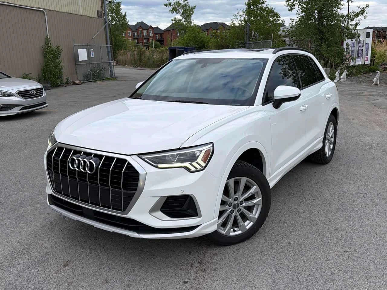 Audi Q3 | Komfort | DISTRONIC | CARFAX | ПАНОРАМА | 