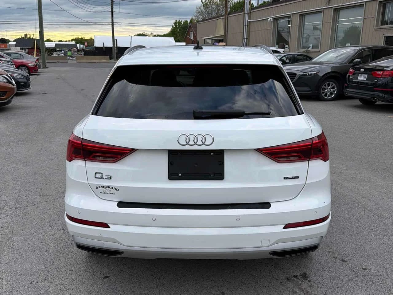 Audi Q3 | Komfort | DISTRONIC | CARFAX | ПАНОРАМА | , снимка 4 - Автомобили и джипове - 54695357