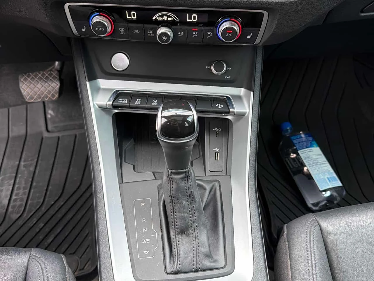 Audi Q3 | Komfort | DISTRONIC | CARFAX | ПАНОРАМА | , снимка 12 - Автомобили и джипове - 54695357