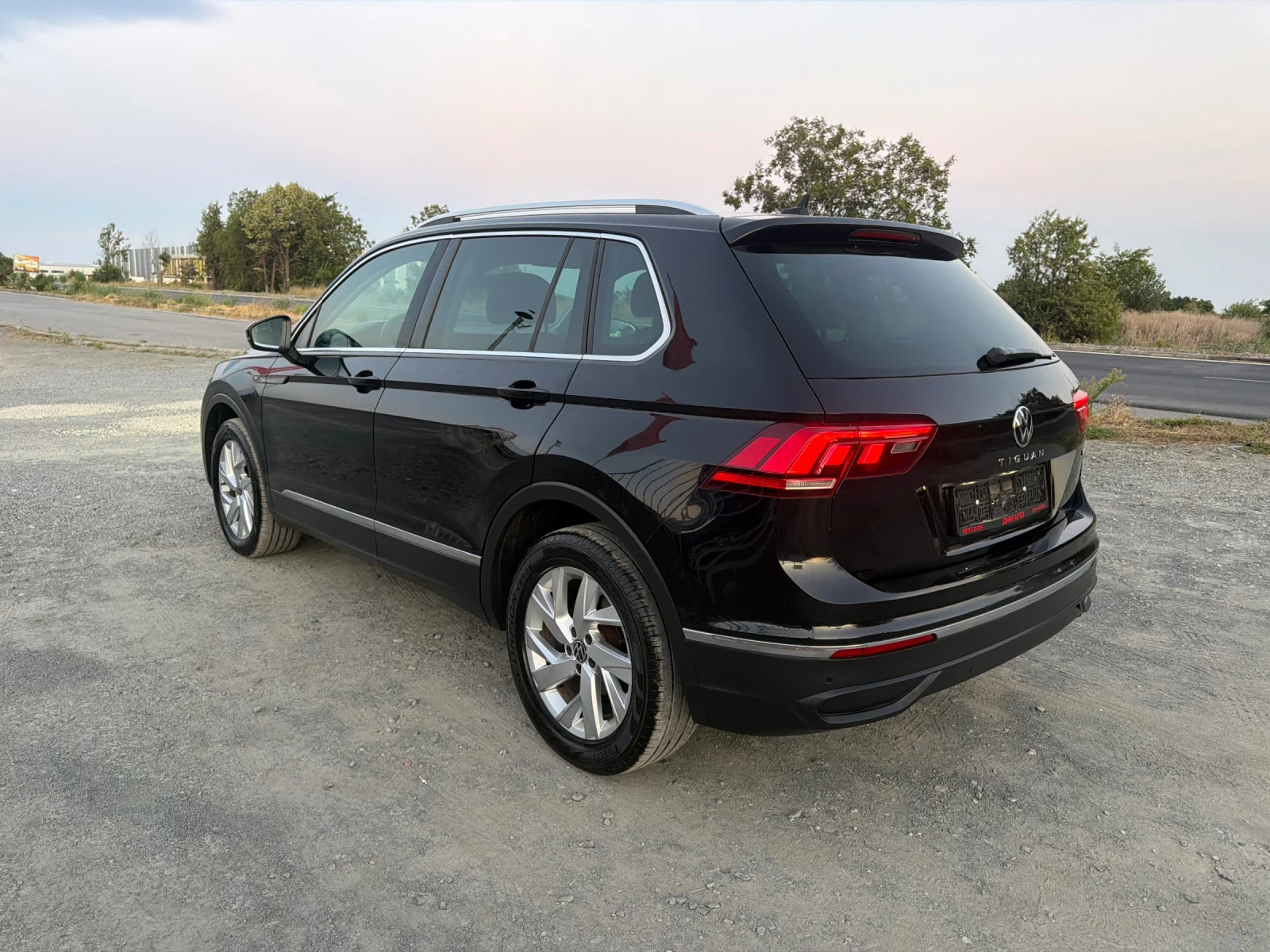 VW Tiguan FACELIFT / 4MOTION / ЕВРО6 / CARPLAY / WAZE , снимка 7 - Автомобили и джипове - 55839101
