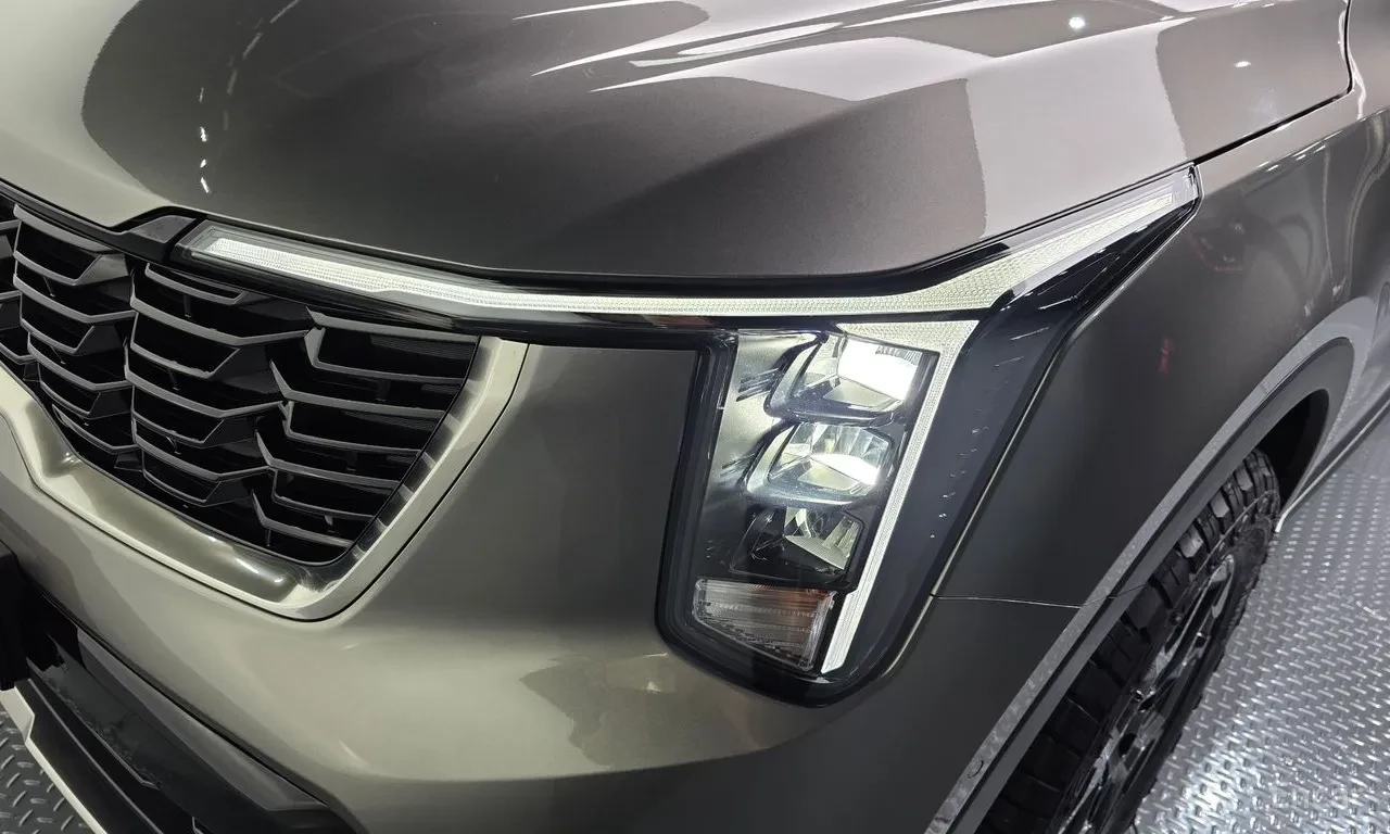 Kia Sorento NOBLESSE AWD| 7 МЕСТА | 360 | HUD| MirrorCAM, снимка 8 - Автомобили и джипове - 55944483