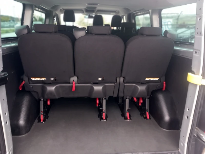 Ford Transit Custom 8+ 1, снимка 13 - Бусове и автобуси - 52405640