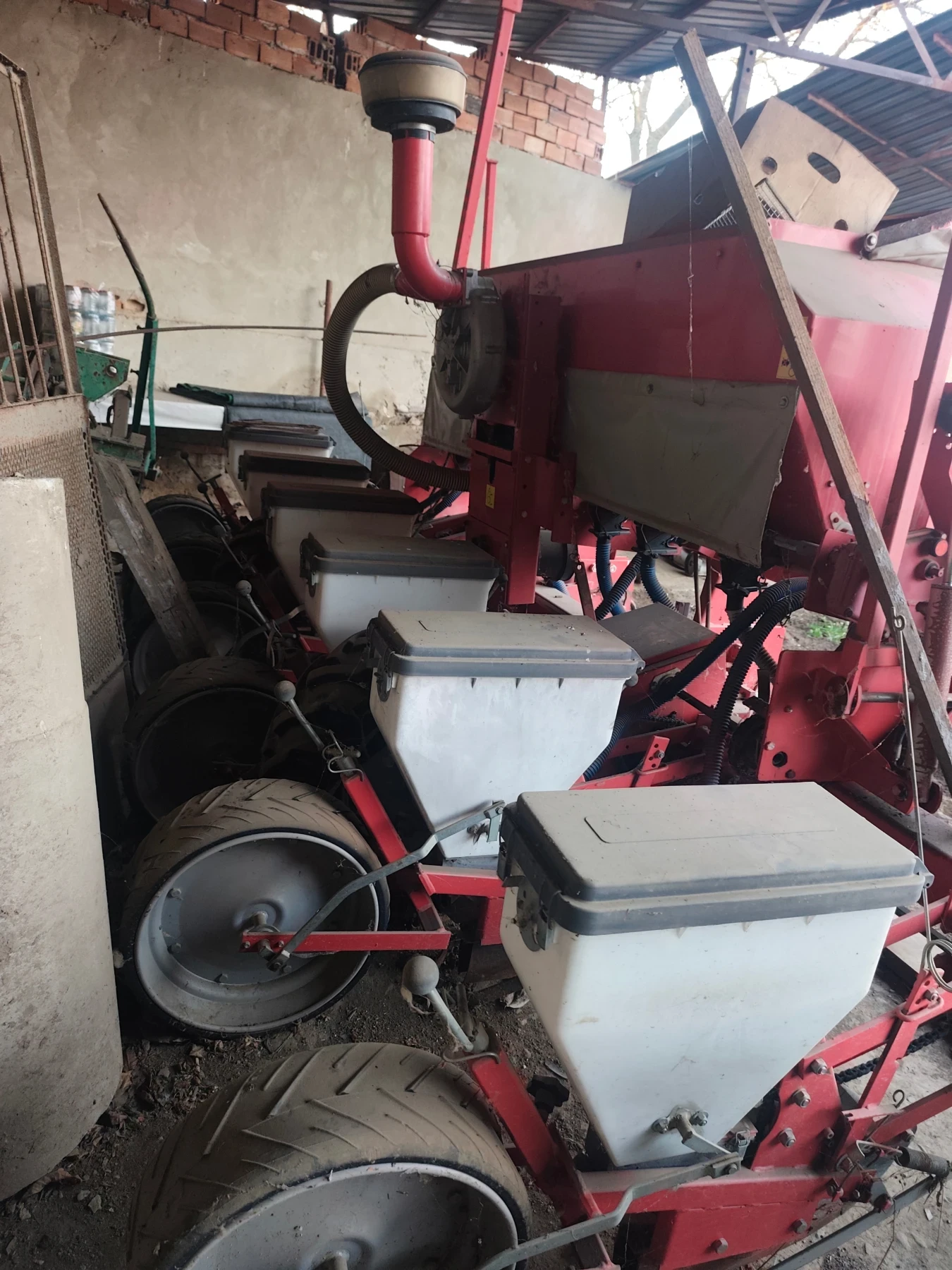 Сеялка Kongskilde, снимка 3 - Селскостопанска техника - 53725512