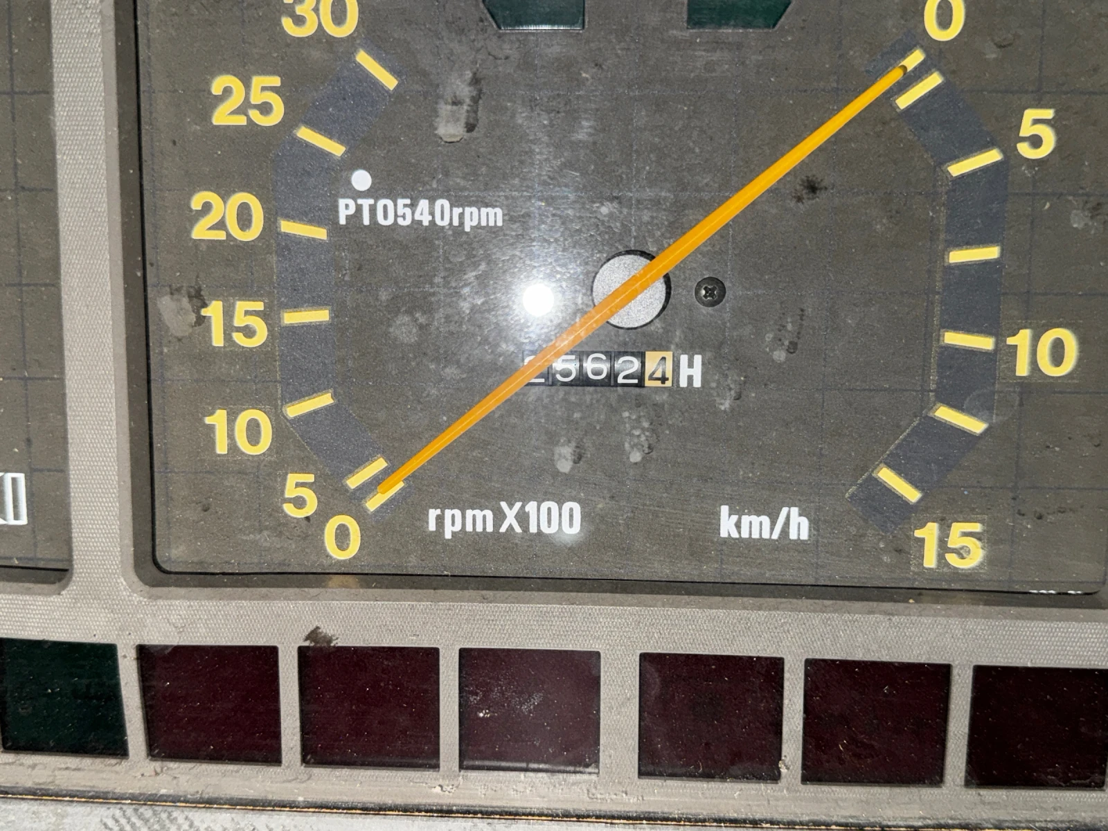 Трактор ISEKI TA 215, снимка 6 - Селскостопанска техника - 55042254