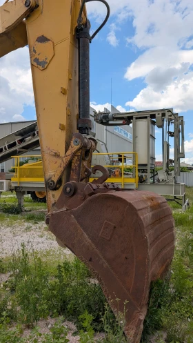 Багер Caterpillar 325D, снимка 12