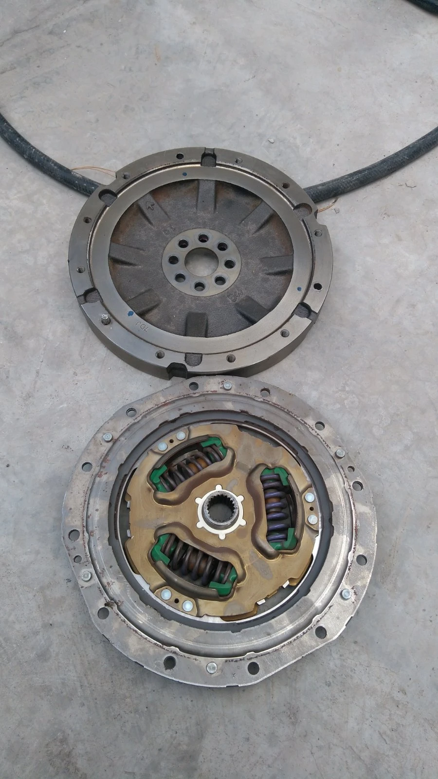      4  2019 | Mobile.bg   3