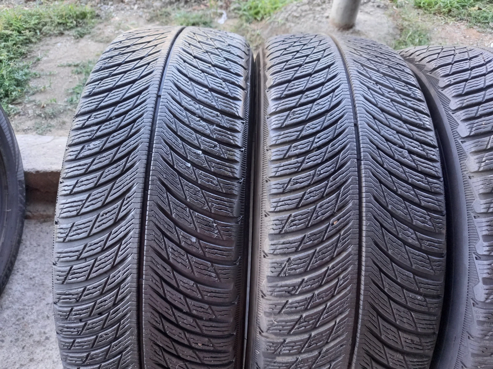 Гуми Зимни 225/60R18, снимка 3 - Гуми и джанти - 55843907