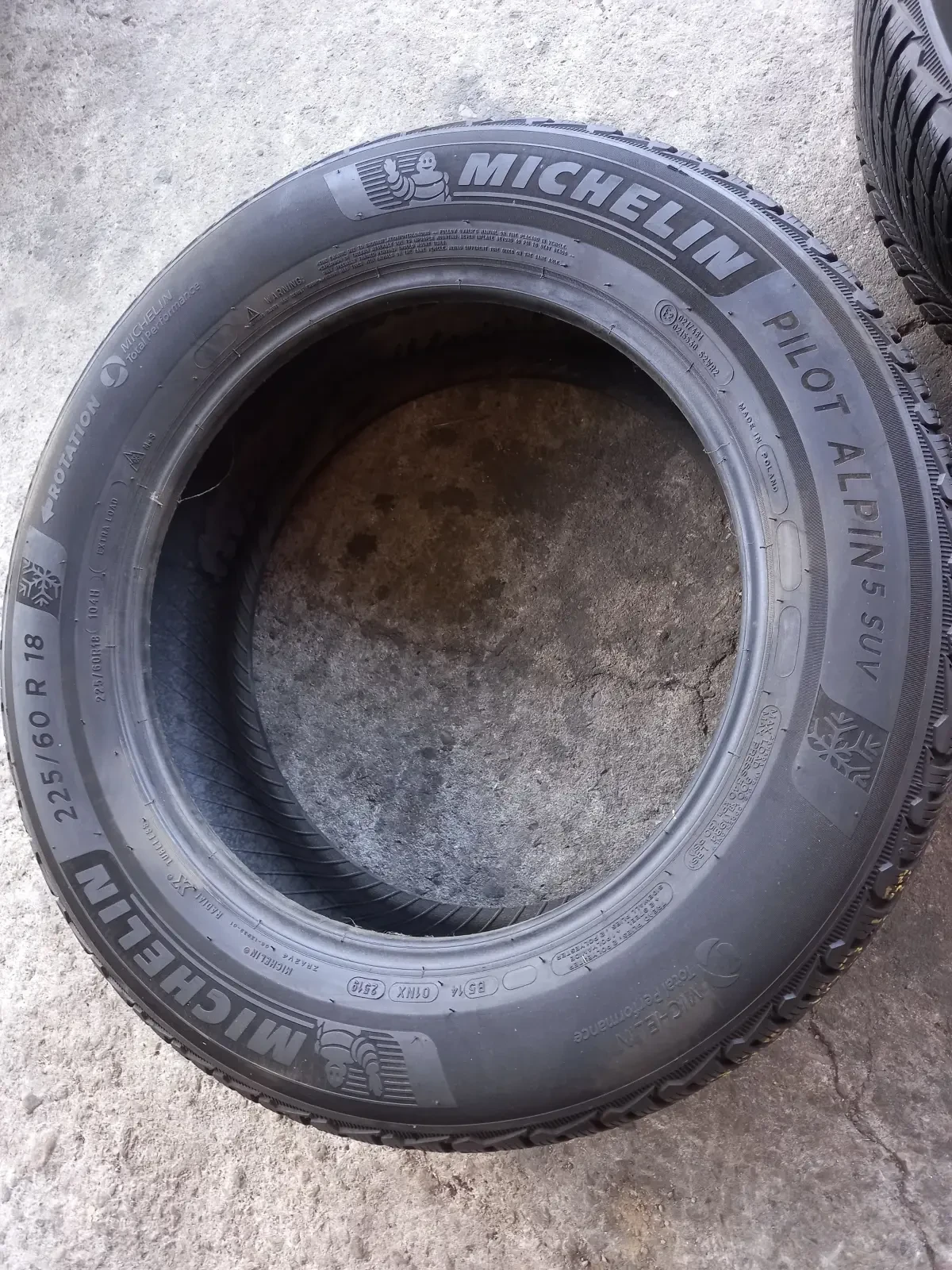 Гуми Зимни 225/60R18, снимка 9 - Гуми и джанти - 55843907