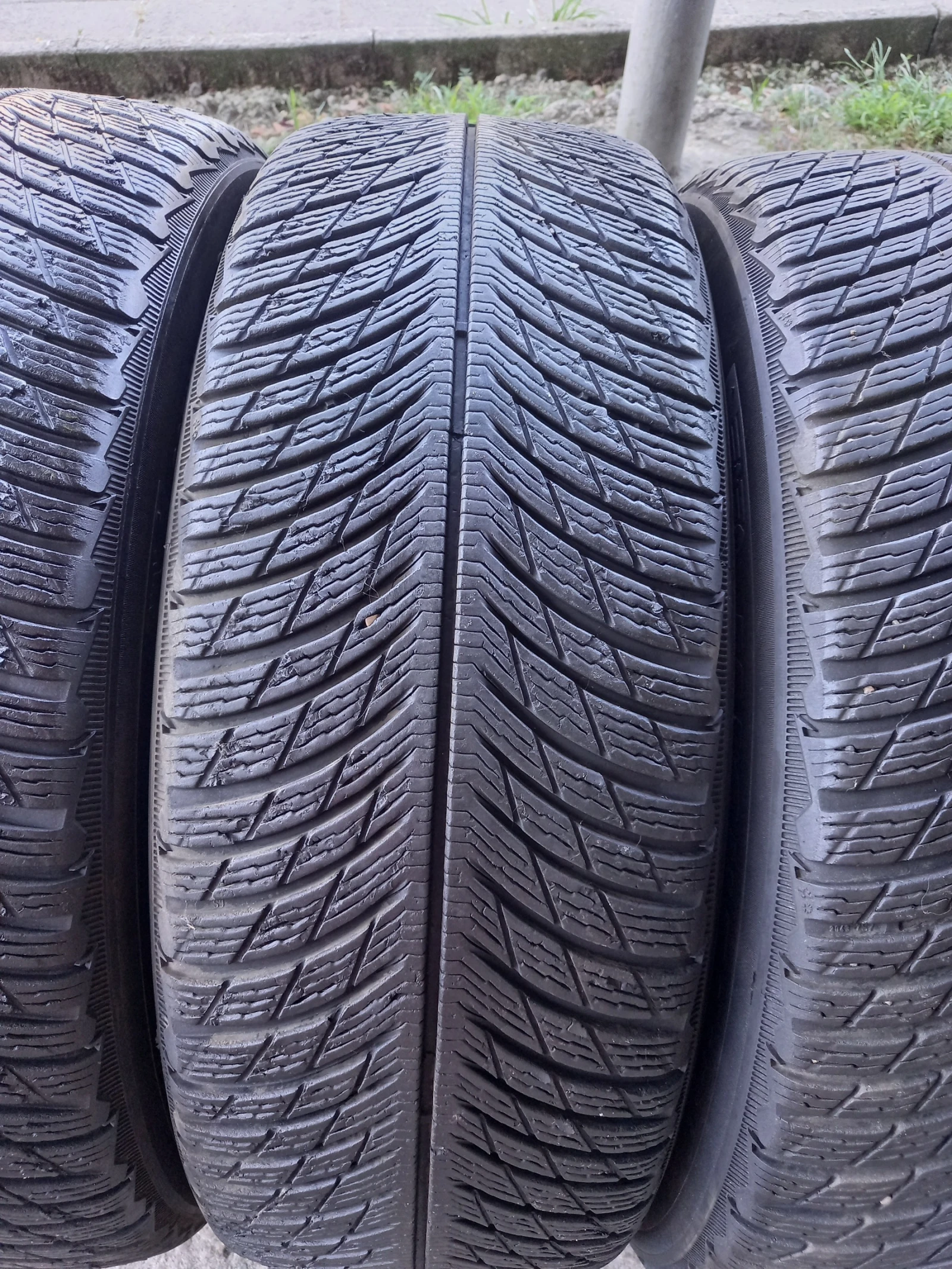 Гуми Зимни 225/60R18, снимка 6 - Гуми и джанти - 55843907