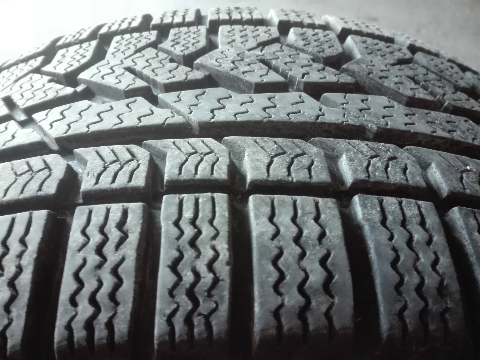 ���� � ������ 235/55R17 �� BMW 745 | Mobile.bg � ����������� 3