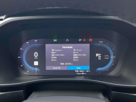 Volvo C40 Ultimate /CARFAX /Стъклен таван/Подгрев/360 камера, снимка 8