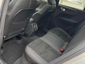 Volvo C40 Ultimate /CARFAX /Стъклен таван/Подгрев/360 камера, снимка 10