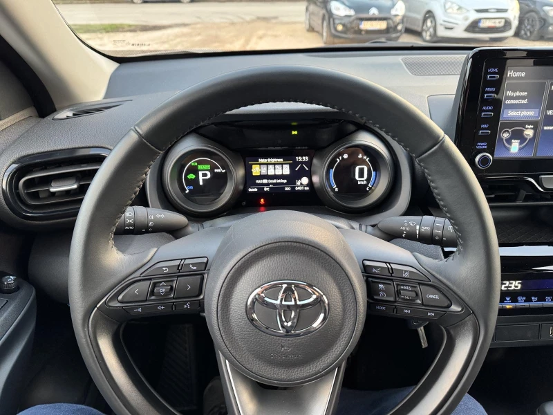 Toyota Yaris Cross 1.5VVT-I* Hybrid* 03.2023* AVTOMAT* 6400km, снимка 13 - Автомобили и джипове - 48312406