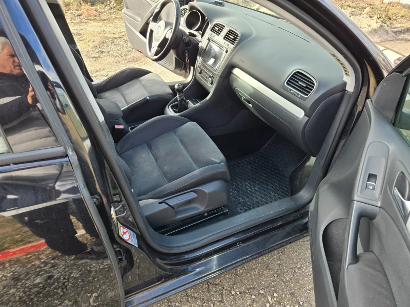 VW Golf 1.4 i-122, снимка 11 - Автомобили и джипове - 48962422