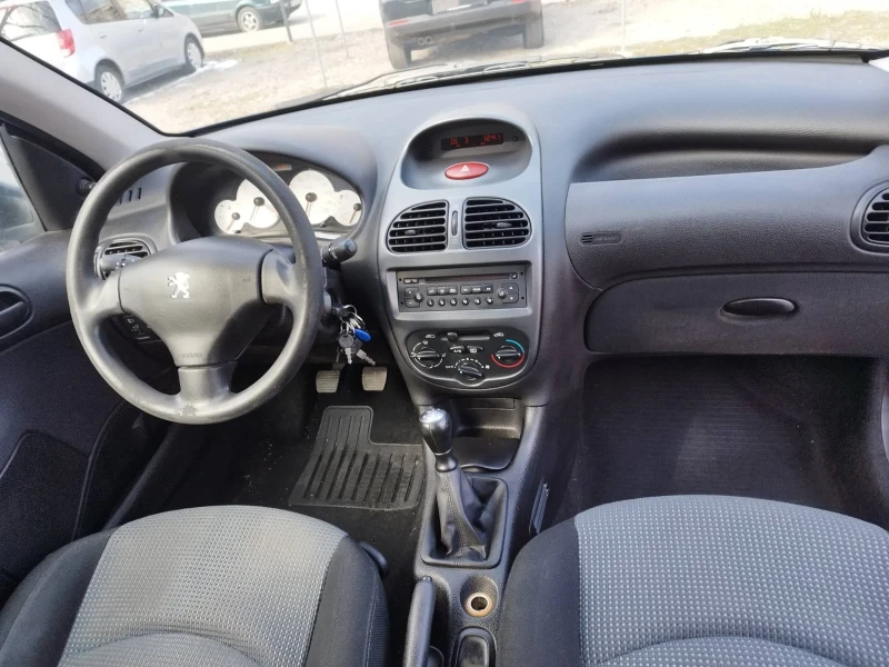 Peugeot 206 Facelift , снимка 12 - Автомобили и джипове - 49261676