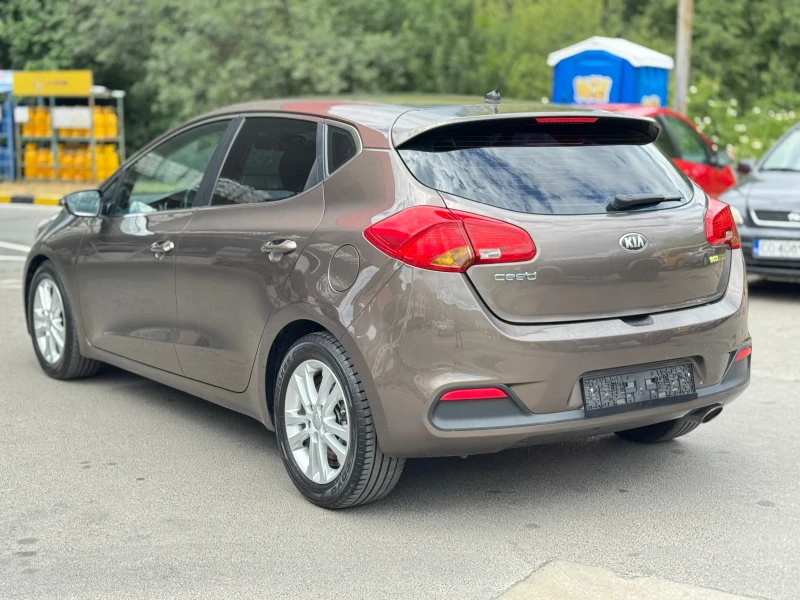 Kia Ceed 1.6CRDi , снимка 8 - Автомобили и джипове - 50977877