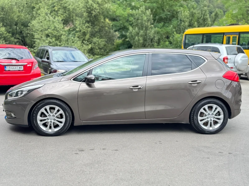 Kia Ceed 1.6CRDi , снимка 9 - Автомобили и джипове - 50977877