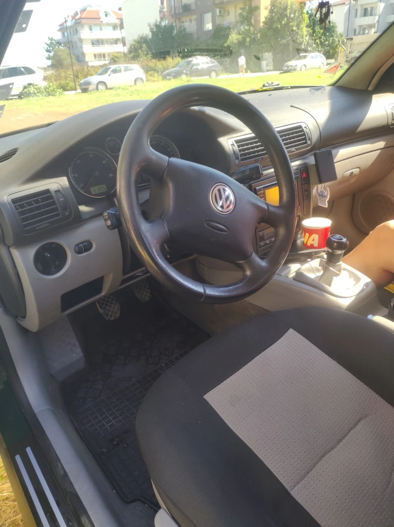 VW Passat 1.9 TDI , снимка 5 - Автомобили и джипове - 52410591