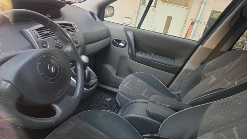Renault Scenic, снимка 6 - Автомобили и джипове - 52495175
