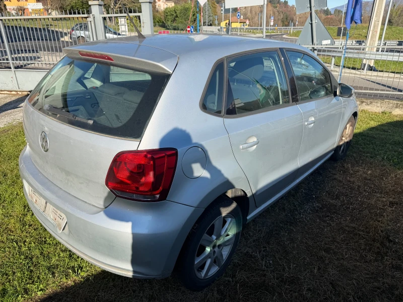 VW Polo 1.4 benzin, снимка 4 - Автомобили и джипове - 52707958