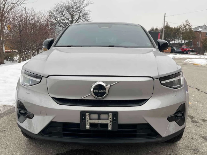 Volvo C40 Ultimate /CARFAX /Стъклен таван/Подгрев/360 камера, снимка 2 - Автомобили и джипове - 53570922