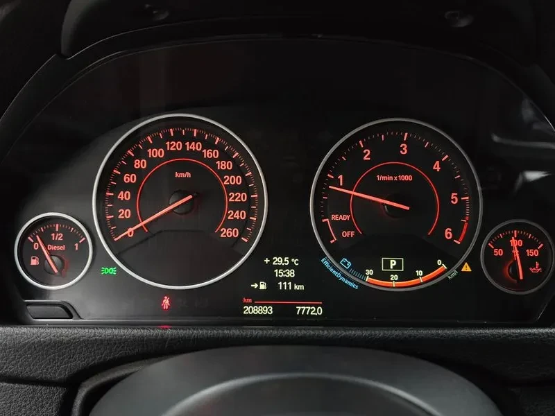 BMW 320 320D xDrive Touring M Sports, снимка 8 - Автомобили и джипове - 54928369