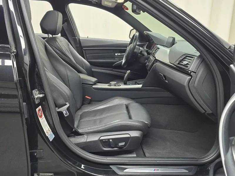 BMW 320 320D xDrive Touring M Sports, снимка 10 - Автомобили и джипове - 54928369