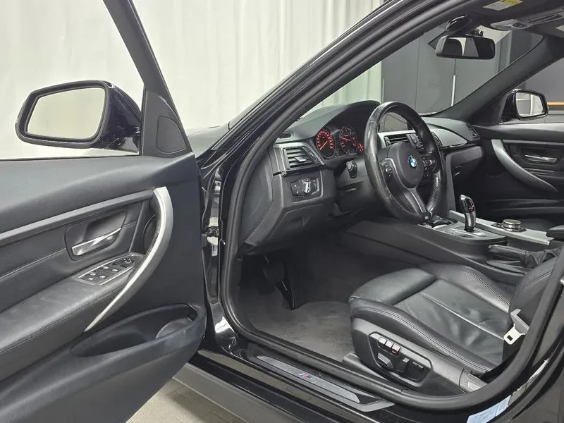 BMW 320 320D xDrive Touring M Sports, снимка 11 - Автомобили и джипове - 54928369