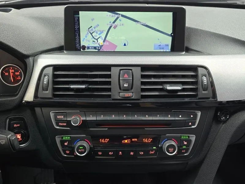 BMW 320 320D xDrive Touring M Sports, снимка 14 - Автомобили и джипове - 54928369