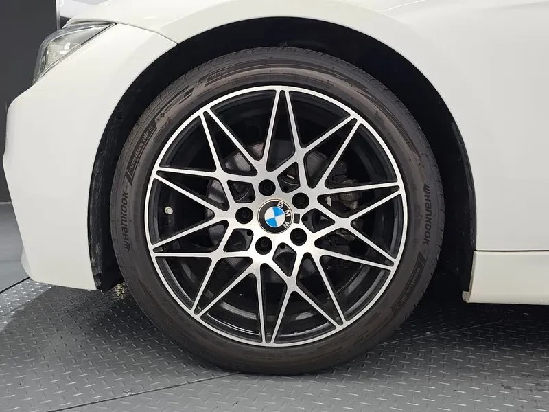 BMW 330 I M Sports, снимка 5 - Автомобили и джипове - 55928837