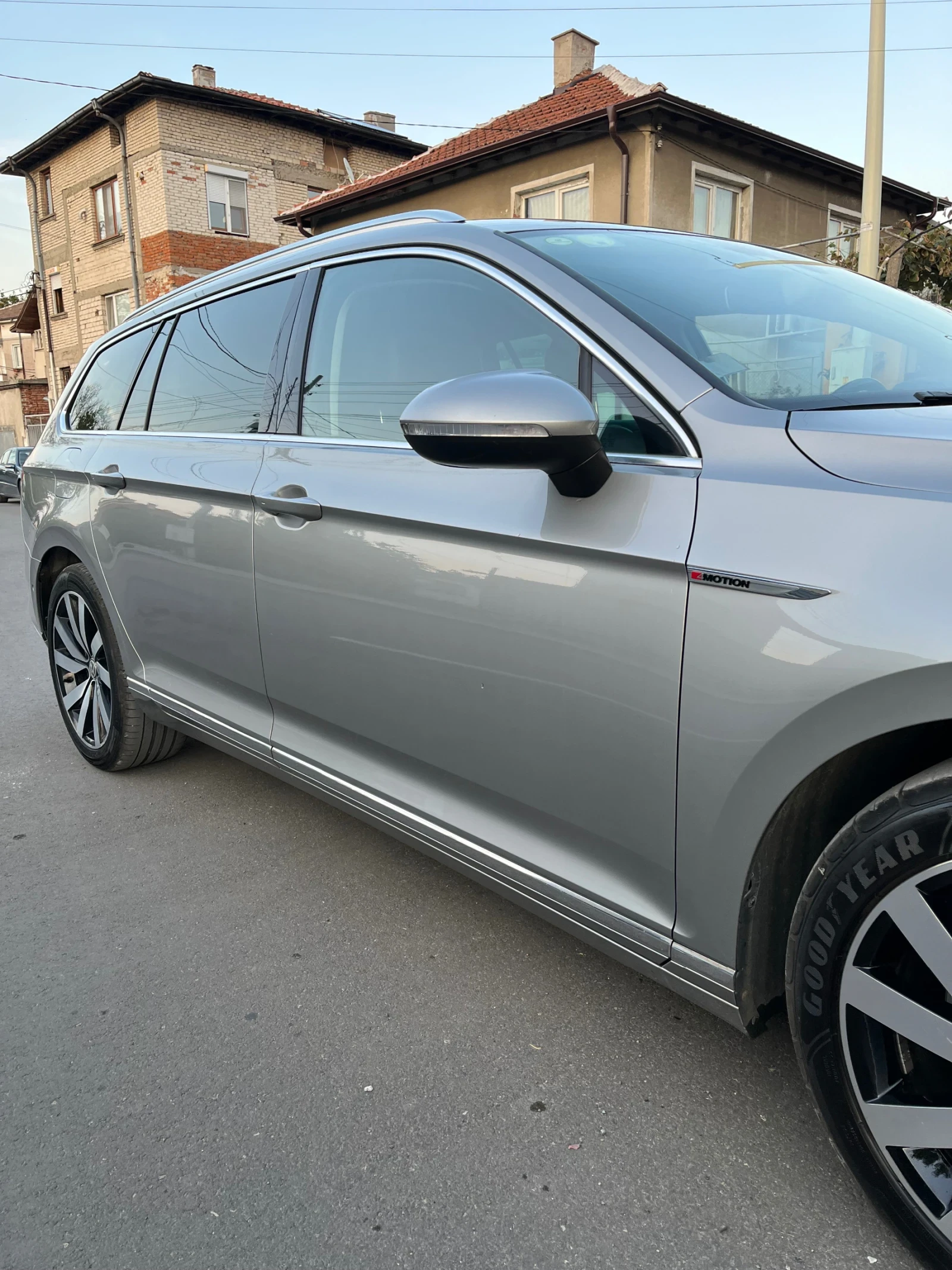 VW Passat  Highline-2.0BiTDI-240к.с.-4motion - изображение 5