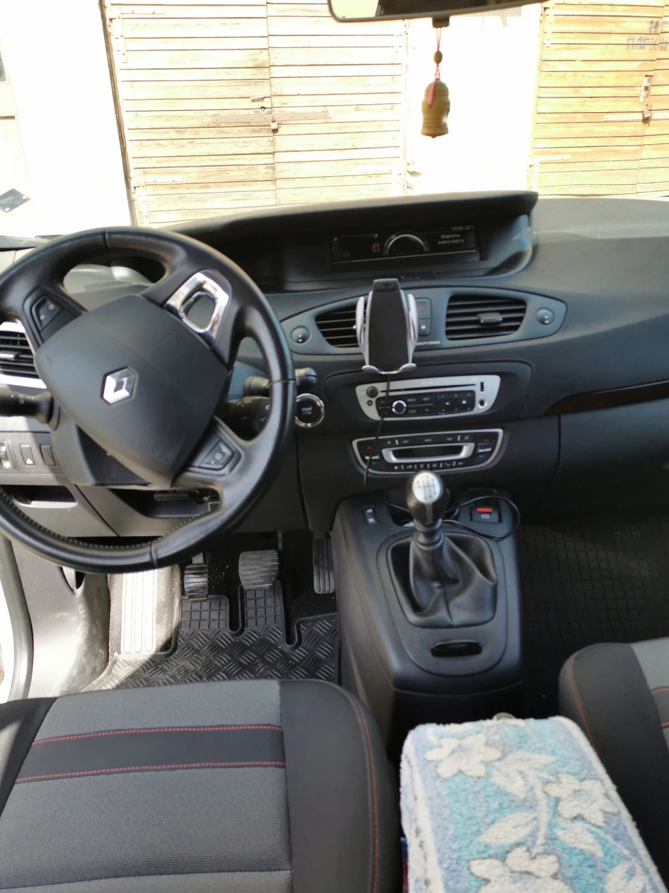 Renault Scenic МИНИВАН - изображение 5
