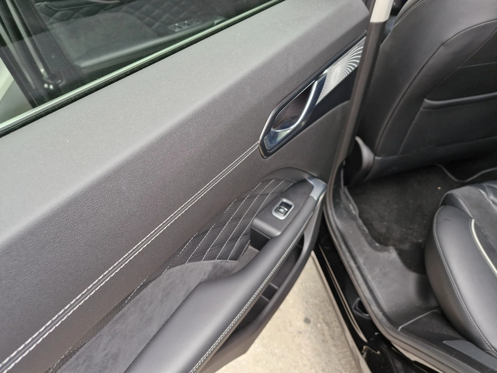 Wey 03 Luxury 4x4 PluginHybrid 442k.c - изображение 2