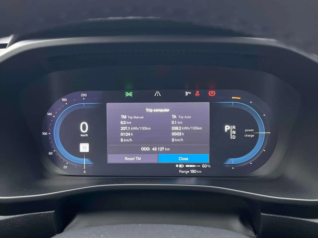 Volvo C40 Ultimate /CARFAX /Стъклен таван/Подгрев/360 камера - изображение 8