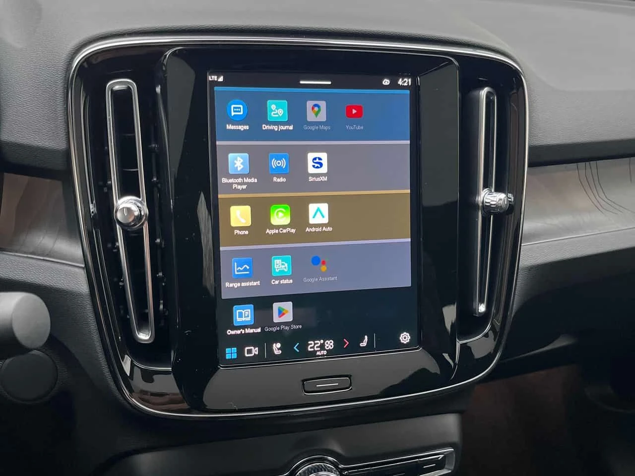 Volvo C40 Ultimate /CARFAX /Стъклен таван/Подгрев/360 камера - изображение 9