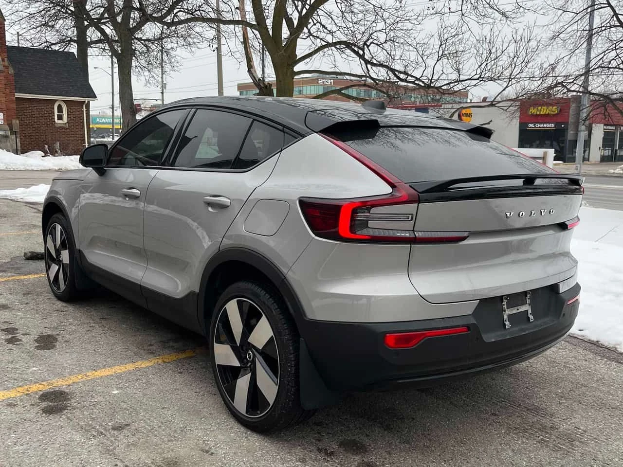 Volvo C40 Ultimate /CARFAX /Стъклен таван/Подгрев/360 камера - изображение 3