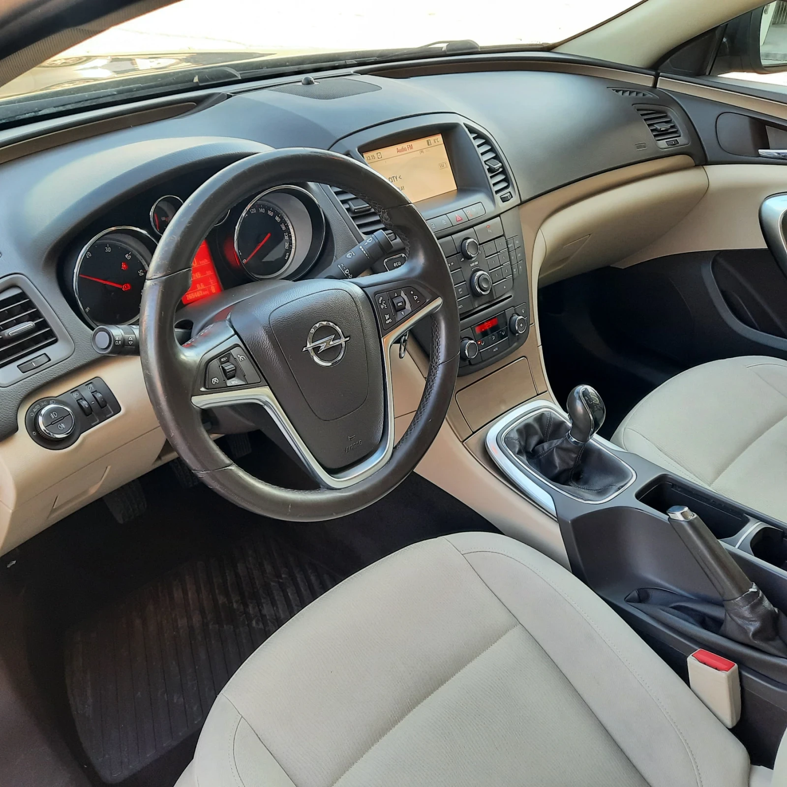 Opel Insignia 2.0TDCI/131кс. НАВИГАЦИЯ , снимка 8 - Автомобили и джипове - 53646513