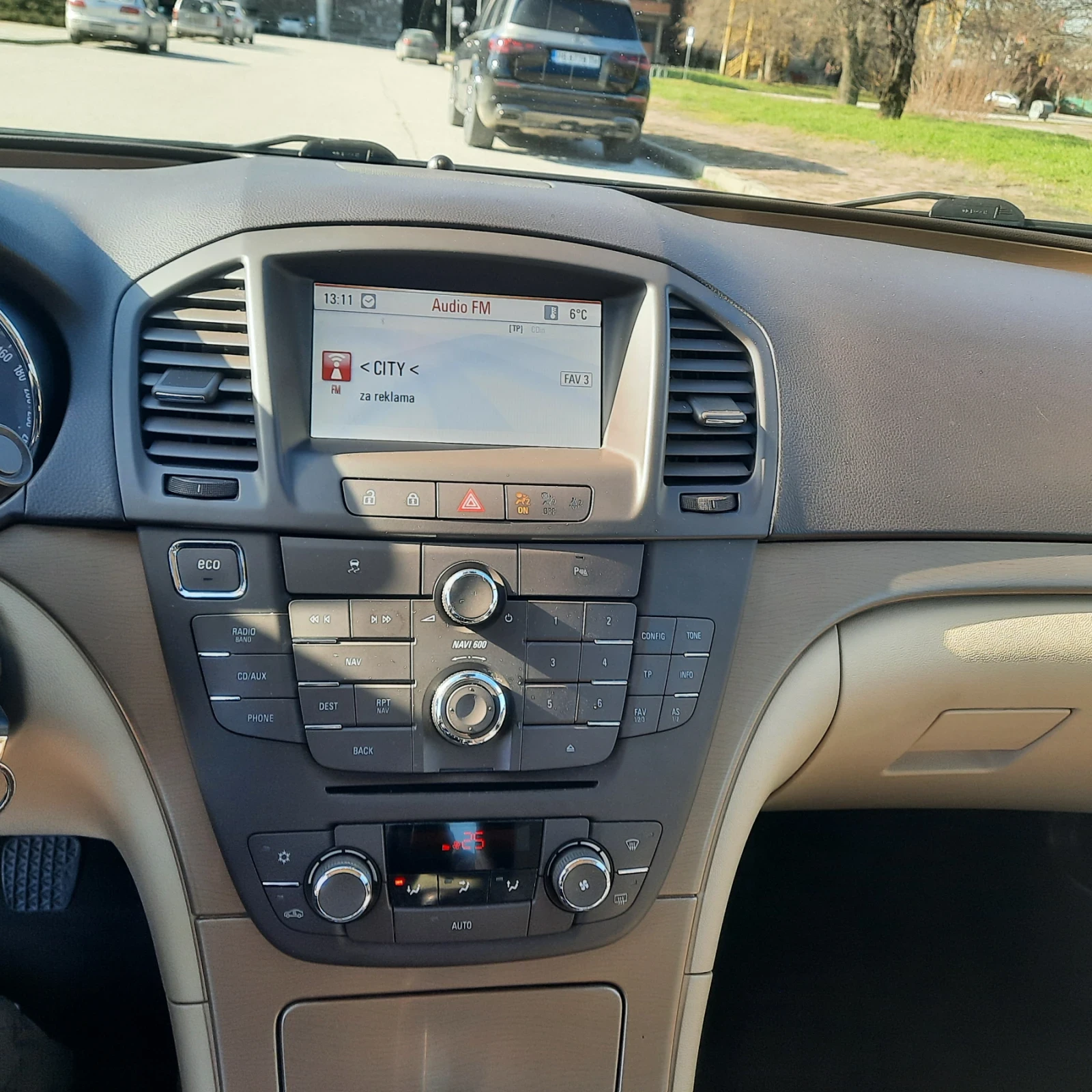 Opel Insignia 2.0TDCI/131кс. НАВИГАЦИЯ , снимка 9 - Автомобили и джипове - 53646513