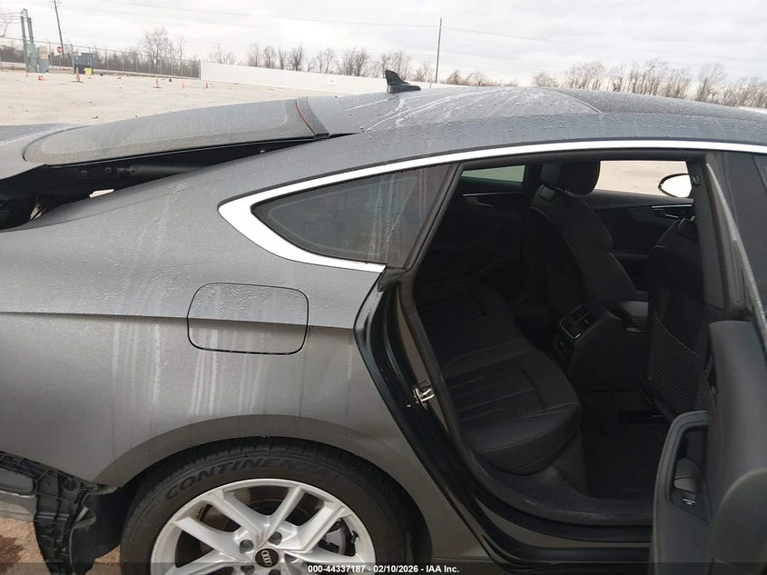 Audi A5 2.0L I-4 DI, DOHC, VVT, TURBO, 261HP All Wheel, снимка 8 - Автомобили и джипове - 53830370