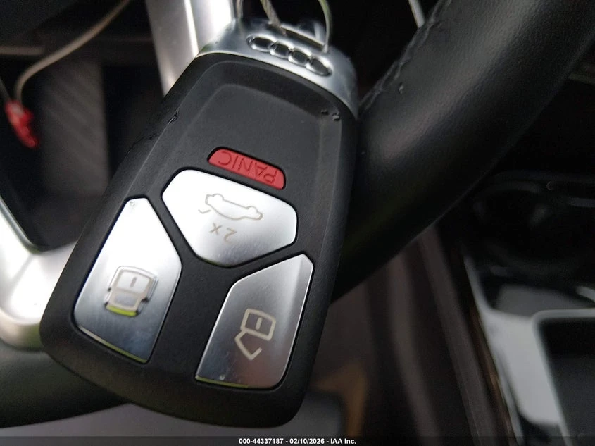 Audi A5 2.0L I-4 DI, DOHC, VVT, TURBO, 261HP All Wheel, снимка 11 - Автомобили и джипове - 53830370