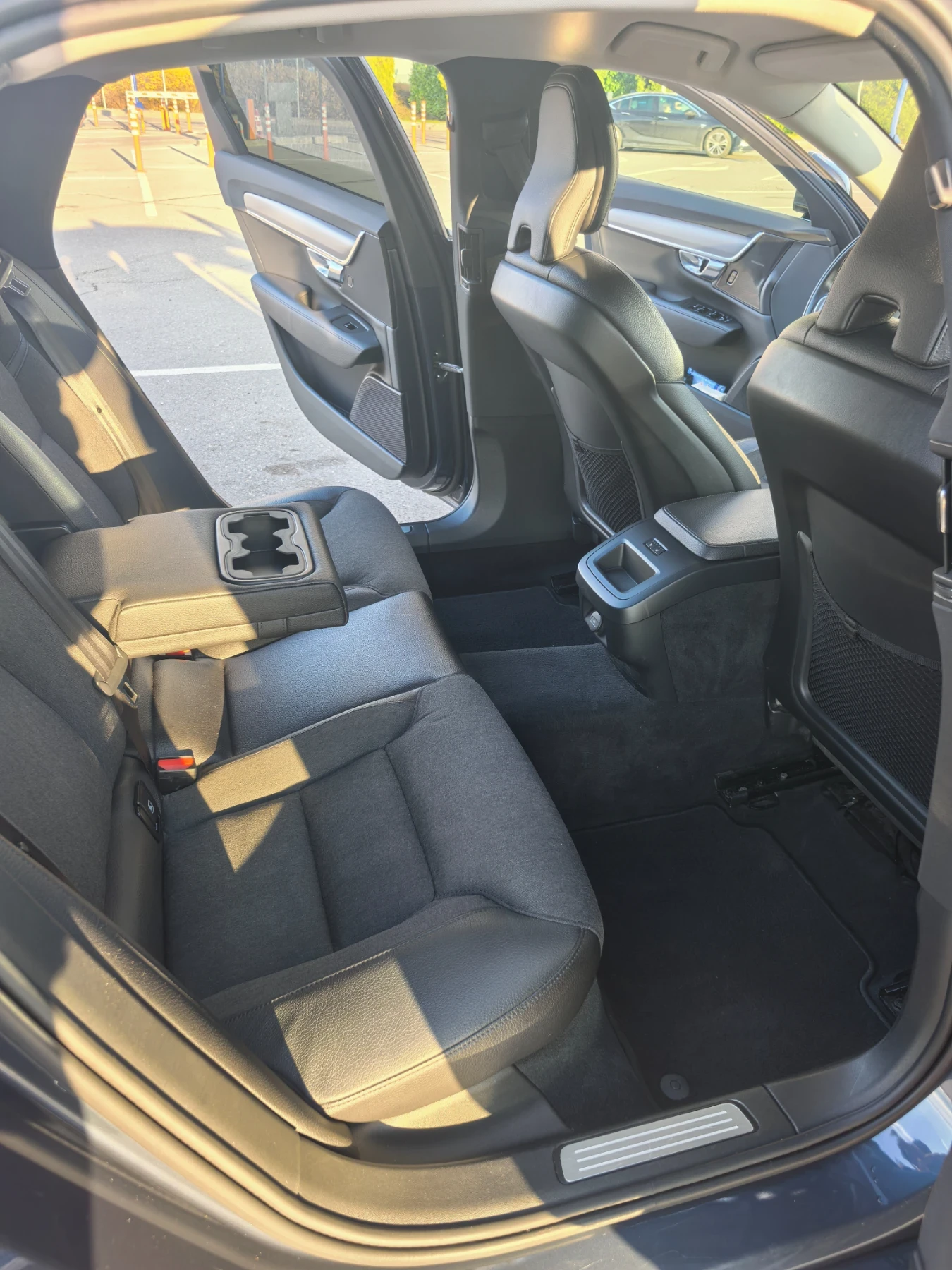 Volvo S90 2.0T Mild Hybrid, снимка 10 - Автомобили и джипове - 54100923