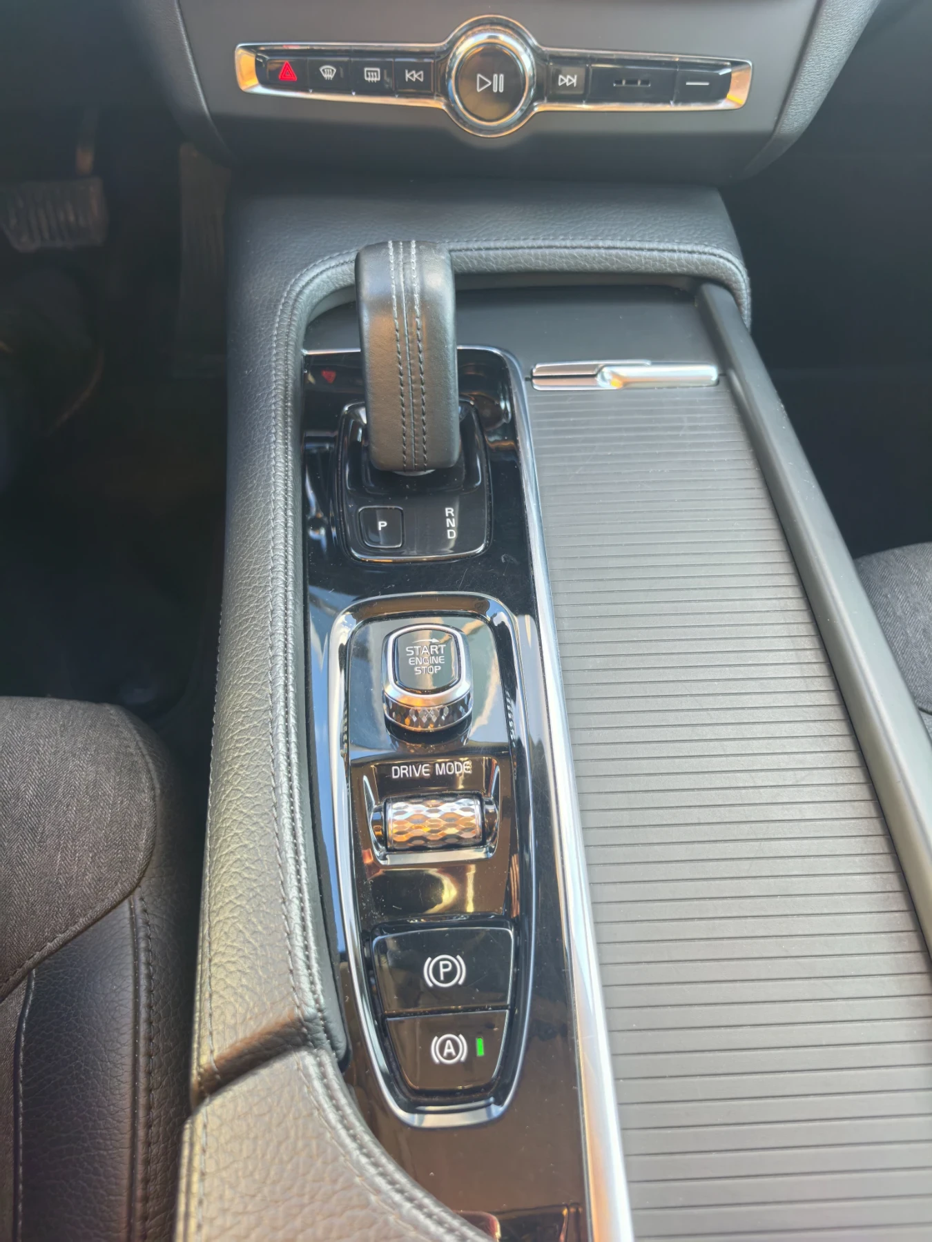 Volvo S90 2.0T Mild Hybrid, снимка 2 - Автомобили и джипове - 54100923